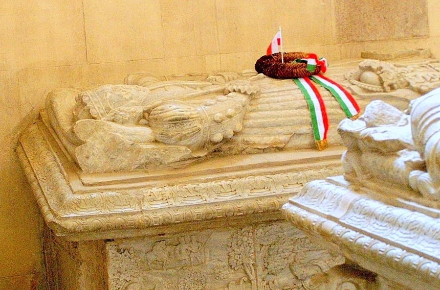 Nagrobek Izabeli Jagiellonki w Alba Iulia, domena publiczna