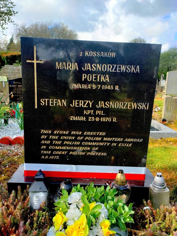 Grób małżeństwa Jasnorzewskich w Manchesterze, maj 2021 - Instytut POLONIKA