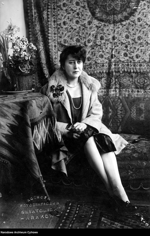 Maria Pawlikowska-Jasnorzewska w swoim domu – Instytut POLONIKA
